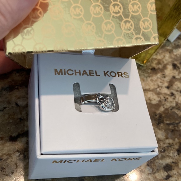 Michael Michael Kors Ring - Picture 6 of 7